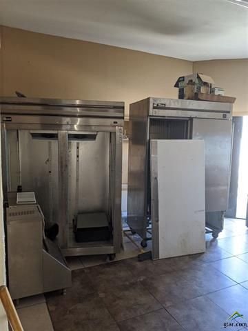 102 E Broadway St, Big Sandy, TX 75755